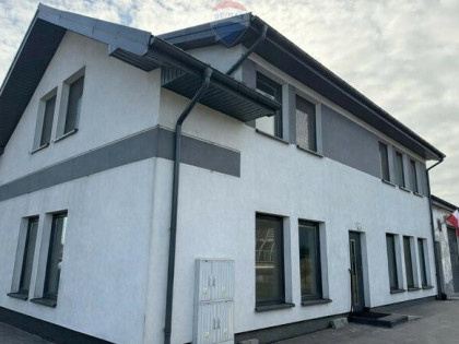 Nowoczesny budynek z magazynem,duża działka 1,1 ha