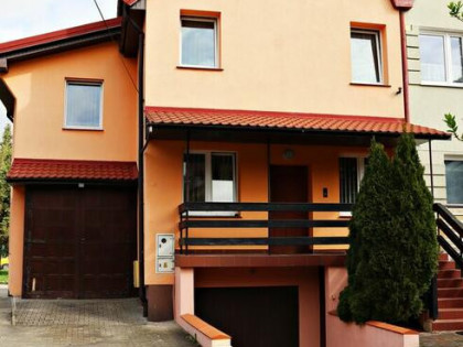 NOWA CENA! Dom z lokalem usługowym i dwoma garażami