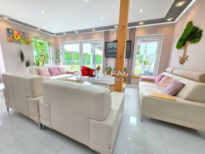 Dom Żarów, Żarów