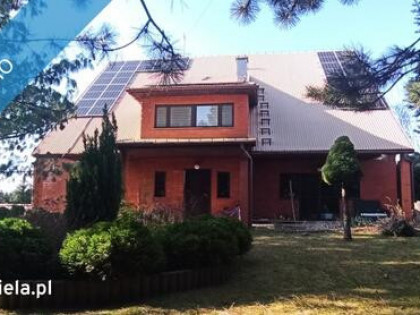 Dom 227m z basenem, fotowoltaiką i pompą ciepła