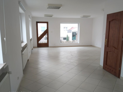 Sprzedam dwa ładne niezależne lokale w dobrym punkcie w Słupcy