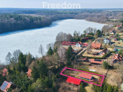 Prywatna linia brzegowa, pomost i domek