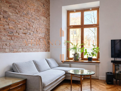 KAMIENICA B. SCHMIDER | PARKING | WYSOKIE - 4,6 m.