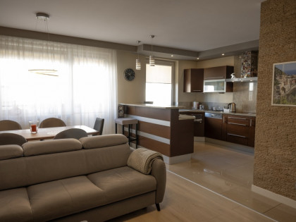 ŚLICZNE 74m2 W centrum, 2 Balkony Winda, parking