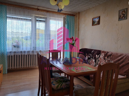 3 pokoje/ok.52m2/blok