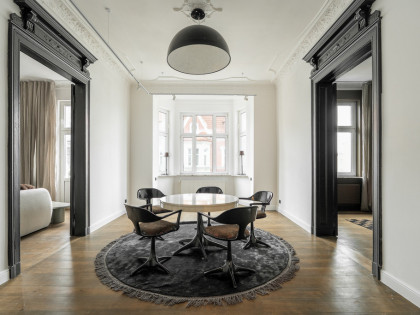 Piękne odrestaurowane 4.pok. mieszknie w Kmienicy.