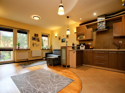 świetna lokalizacja, ogródek, garaż podziemny