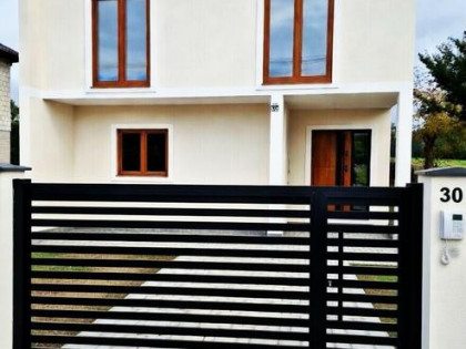 Nowoczesny dom jednorodzinny pod lasem