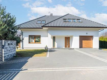 Piękny Dom przy lesie nad J.Miedwie.