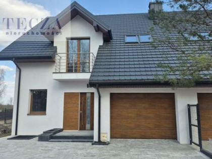 Dom Okuniew gm. Halinów, Szkolna