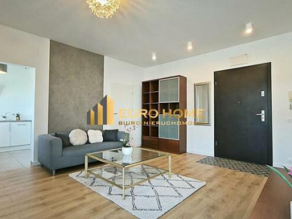 BLISKO RONDA DASZYŃSKIEGO W APARTAMENTOWCU