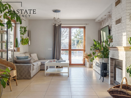 Dom Wola Mrokowska ul.  