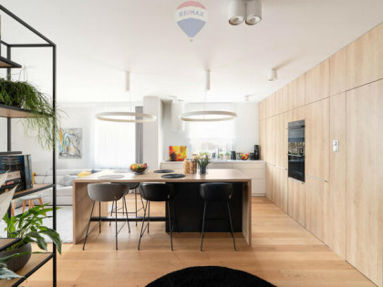 Podolany 3 pokoje, miejsce postojowe i komórka