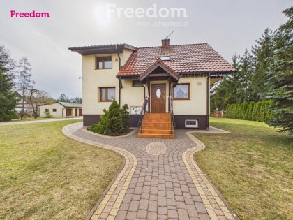 Dom z dużą działką i altaną – Lipowiec