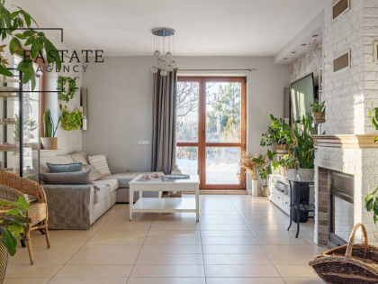 Dom Wola Mrokowska ul.  