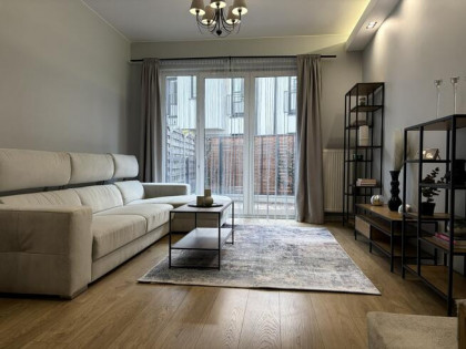 Piękny nowy wykończony segment w super lokalizacji