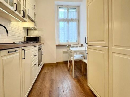 Przestronne 80 m² w kamienicy