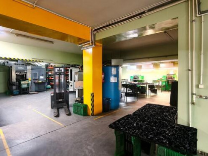 Budynek produkcja magazyn biuro 1037 m2 Pruszków