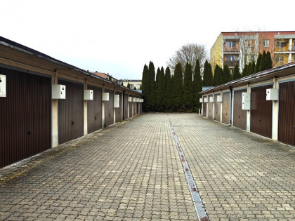 Garaż murowany przy Langiewicza