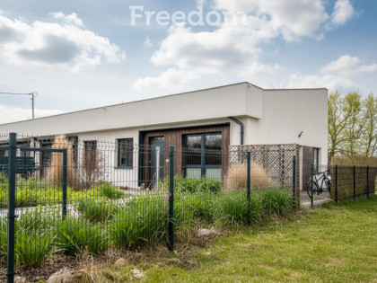 Segment skrajny w szeregowcu, centrum Cycowa.