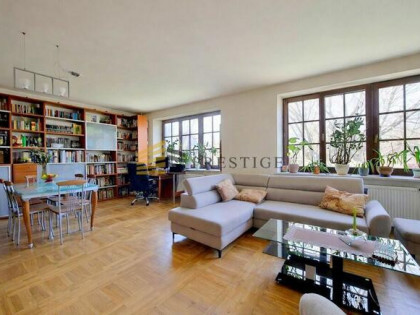 Dwupoziomowe mieszkanie z garażem metro