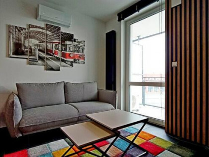 2 pokoje z AC i miejscem w garażu, nowe- Wiktoryn