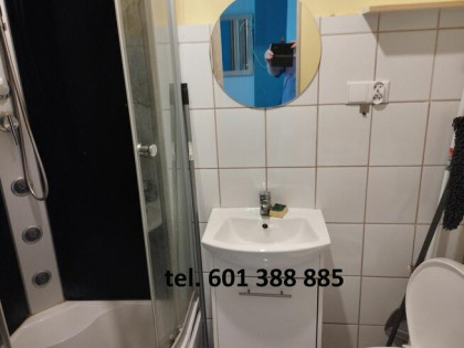 M2 (18 m) z KW od właściciela. Jest C.O. miejskie.