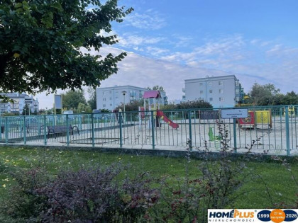 2-pokojowe mieszkanie z balkonem i parkingiem.