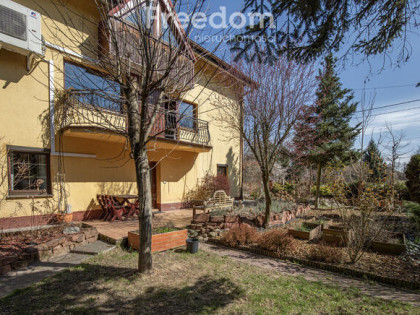 Przestronny dom z dużą działką w Lubszy