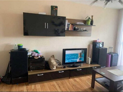 Sprzedaż mieszkania trzy pokojowego z balknem