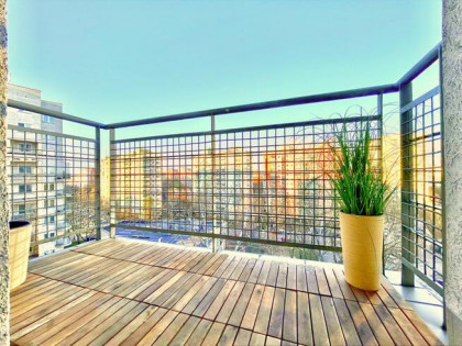 Świetny rozkład - dużo okien - balkon - wanna