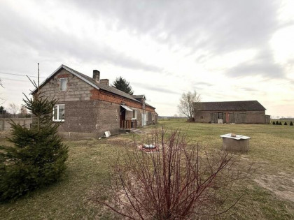 Dom z potencjałem i dużym zapleczem – Łączewna, gm. Przedecz