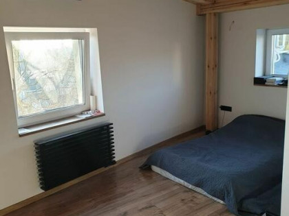 Świeżo wyremontowane, ostatnie piętro