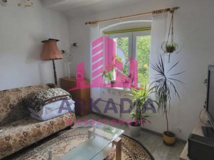 2 pokojowe mieszkanie z ogródkiem, I piętro