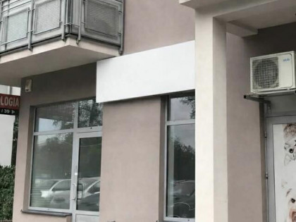 Wynajmę lokal handlowo-usługowy 44,5m2 vis a vis Szpitala Mi
