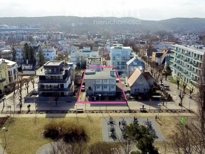 Dom 30 miejsc noclegowych, pierwsza linia zabudowy