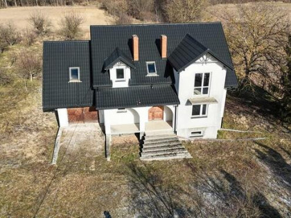 Bugaj – dom 170 m², działka 7600 m², stan dewel.