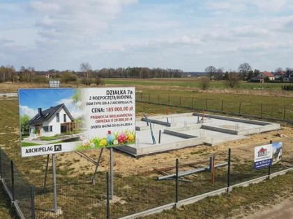 Działka z rozpoczętą budową domu Oksa