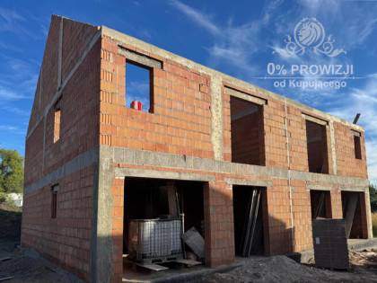 Dom w zab. bliźniaczej o pow. uż.105,27+ 16,1m2garaż, dz.383m2/Iwin