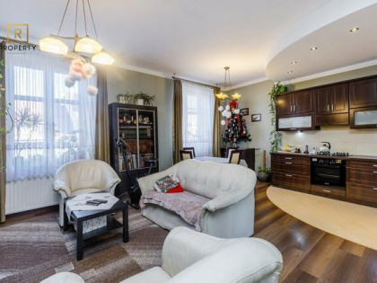 Atrakcyjna kamienica w centrum z lokalem usługowym