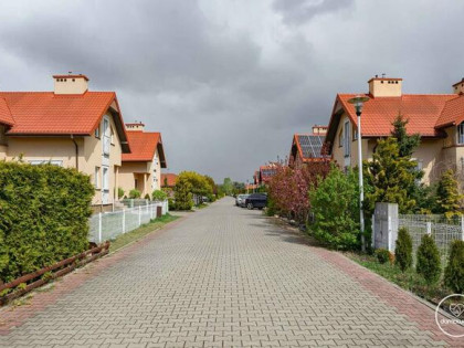 PARK KAMPINOS | 2008r. | 3 POKOJE | DZIAŁKA 600 m2