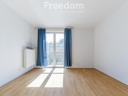 2-stronna kawalerka przy Koźmińskim | Metro