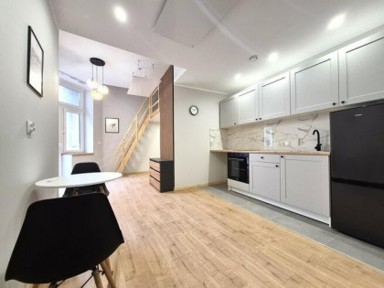 Piękna kawalerka z antresolą - Małachowskiego 52