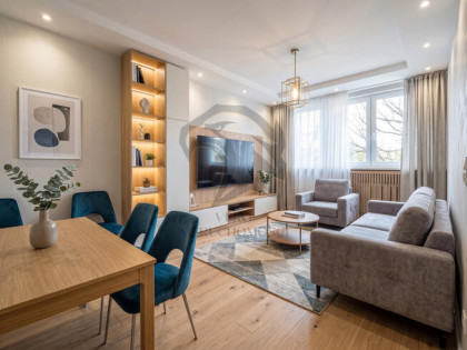 Plan filmowy szuka reżysera. Oficerska 37 m²