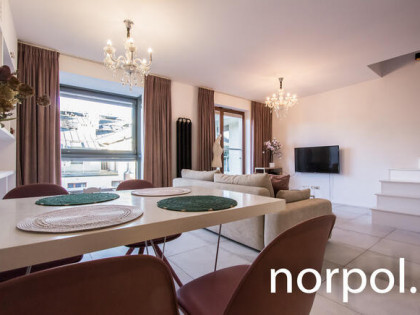 Przestronny dwukondygnacyjny apartament, Kazimierz