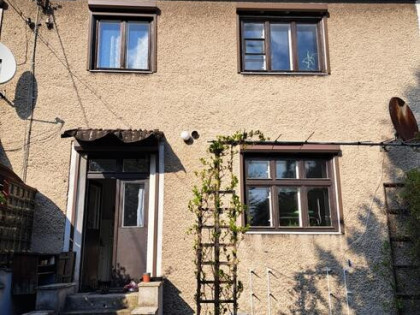 Dom do remontu w dzielnicy Ogrodów, 151 m², garaż.