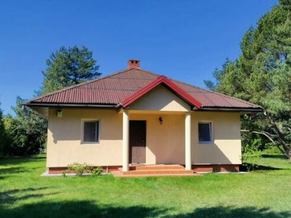 Działka z domem nad zal. Jeziorsko. Gotowa do zamieszkania.