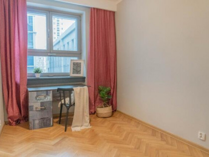 CICHE PRZESTRONNE/ Rondo ONZ/ ŚRÓDMIEŚCIE /3 POK