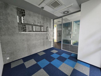 Lokal biurowy o powierzchni 2.450,30 m²