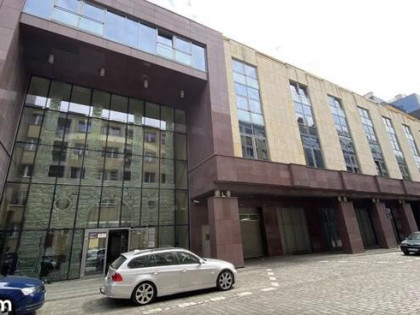 KAWALERKA Just In Center koło rynku z parking.